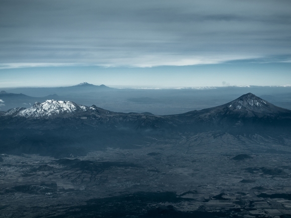 Выброс пепла вулканом Попокатепетль около Мехико не грозит населению