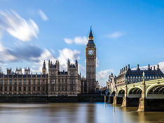 Британский парламент принял закон об отсрочке Brexit