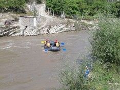 Турист из Москвы сорвался в горную реку в Домбае