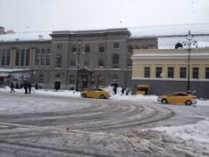 На севере Москвы трое клиентов ограбили таксиста