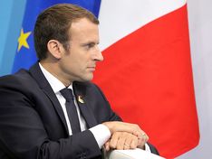 Президент Франции потребовал изменить Шенгенскую систему