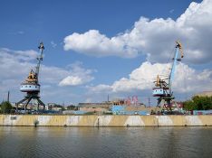 Паром столкнулся с судном в порту Ванино