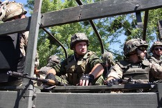 Украинские власти сообщили о жертвах при обстреле автомобиля с военнослужащими ВСУ в Донбассе
