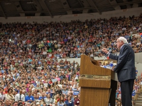 Фото с сайта berniesanders.com