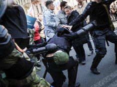 Полиция жестко разогнала участников акции у Мосгоризбиркома (фото, видео)
