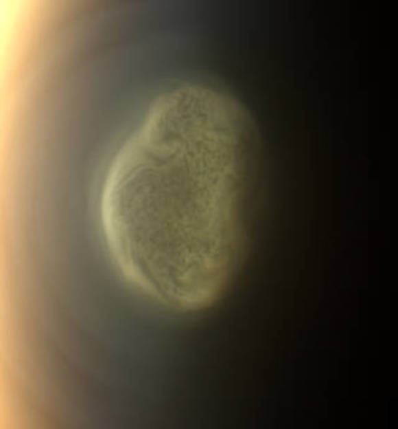 «Кассини» наблюдал за движением облаков на Титане