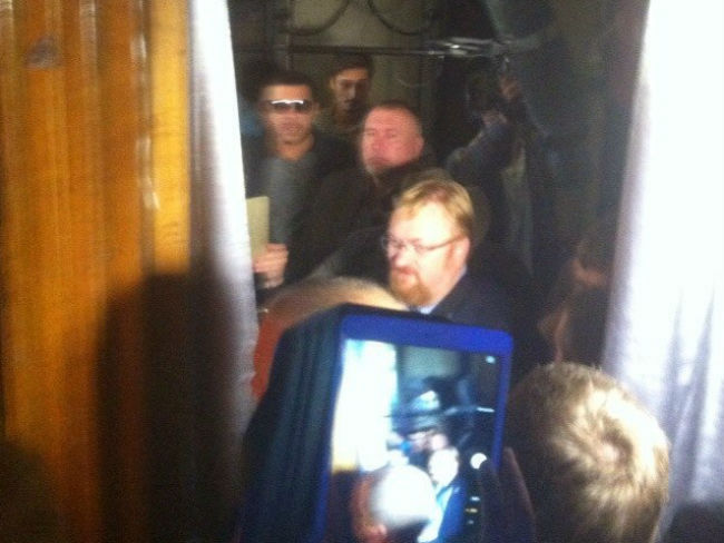 Фестиваль секс-меньшинств на Невском православные активисты и Милонов сорвали газом и зелёнкой (фото)