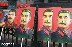 Петербургские депутаты хотят штрафовать за Сталина