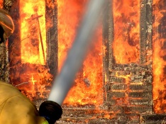 В Балашихе потушили пожар на заводе по производству синтетических смол