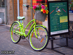 На улицах Цюриха появляются столы для велосипедистов - фото 1