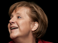 Меркель рассказала о полученной в подарок от Москвы копченой рыбе