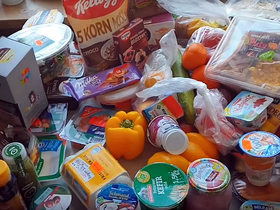 Нуждающимся раздают бесплатные продукты в США, Финляндии и других странах (видео)