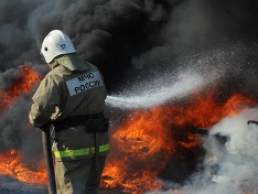 В Московской области локализовали пожар в мебельном цехе