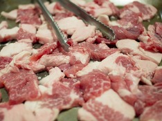 Минэкономразвития вспомнило про "мясные квоты" спустя год продэмбарго