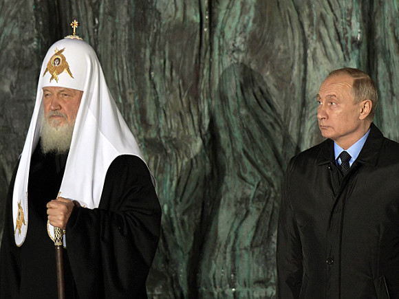 Патриарх расстроился из-за того, что Путин поменял его на нового «духовника»
