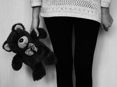 Во Владивостоке 11-летняя девочка попала в больницу с родовыми схватками