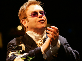 Фото с сайта eltonjohn.com