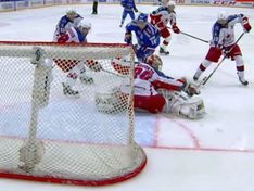 Хет-трик Кузьменко принес ЦСКА победу в первом матче полуфинала плей-офф КХЛ