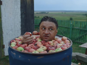 Стоп-кадр из сериала «Жуки»