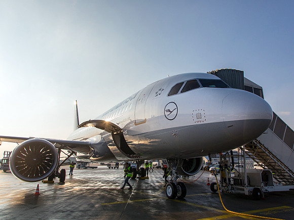    Ryanair     Lufthansa