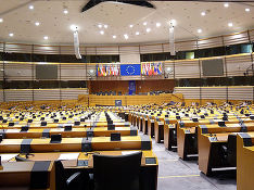 Европарламент принял директиву о защите авторского права в Сети