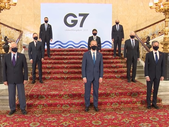    G7         