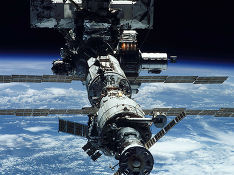 «Может, молотком стукнуть?»: космонавты на МКС с трудом включили робота Федора