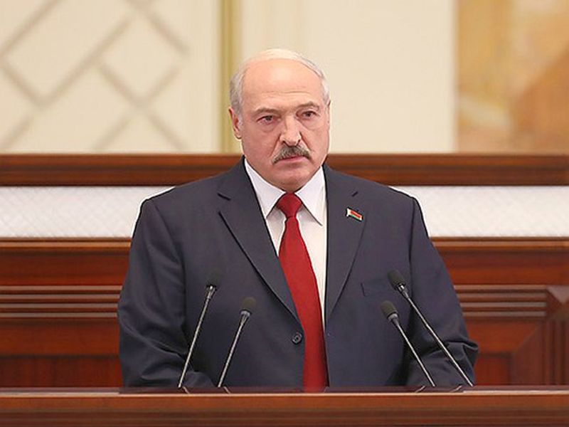 Лукашенко осудил Польшу за то, что она не позвала Путина на мероприяти