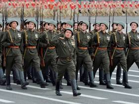 Об СССР на параде напоминала не только форма бойцов Красной армии. 