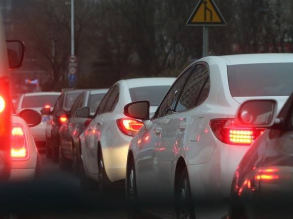 В дептрансе предупредили о предпраздничных пробках на дорогах Москвы