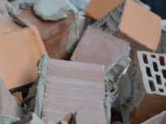 Взрыв в Южно-Сахалинске повредил жилой дом