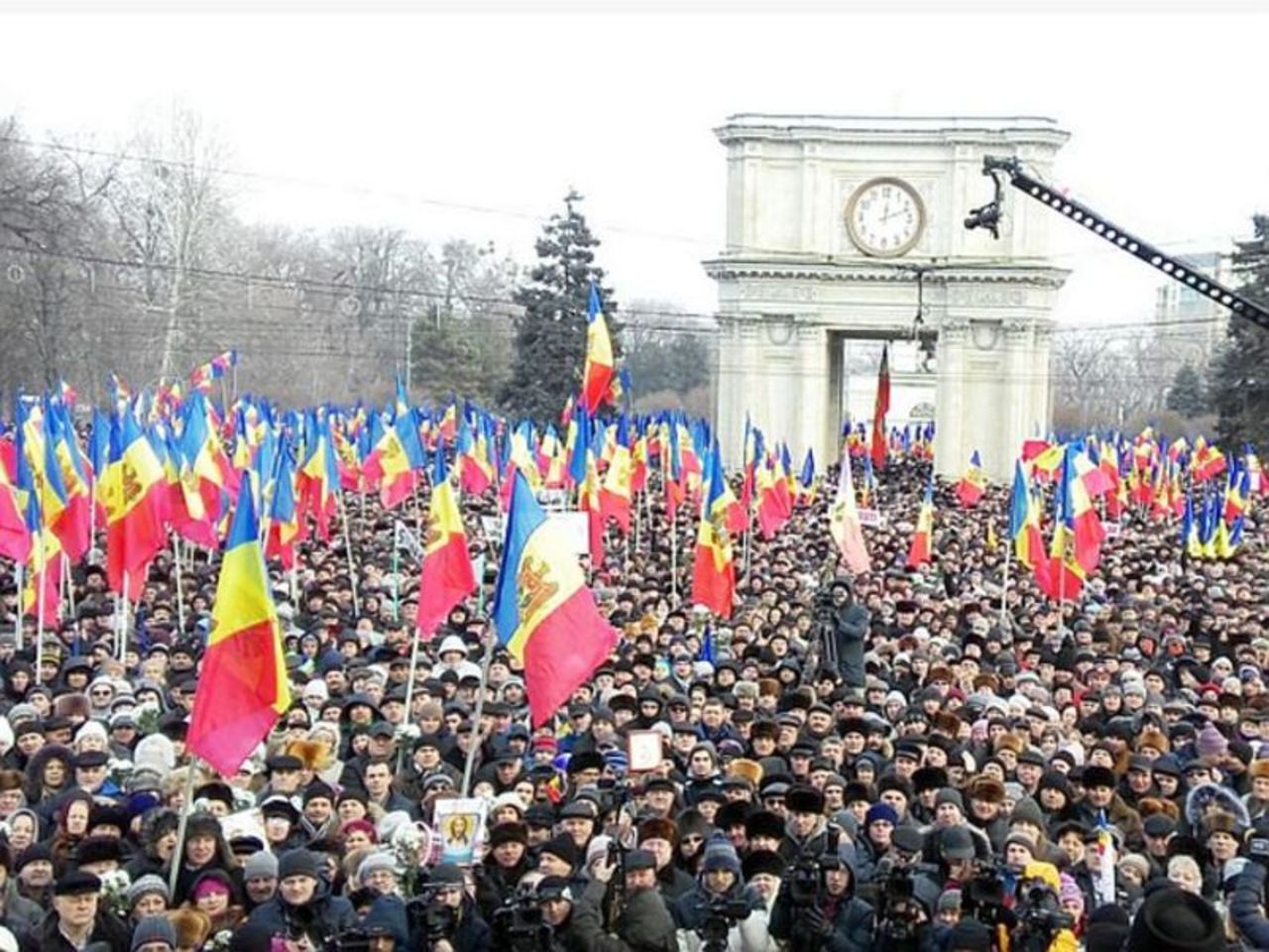 Ходу народу. Молдаване в Европе. Демократизации Республики Молдова. Молдавия получает независимость. В Молдавии референдум о русском языке.