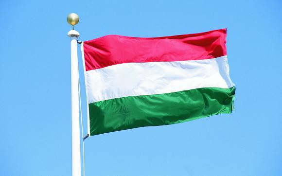 Politico: Венгрия могла разрешить использовать свое небо для передачи вертолетов Украине