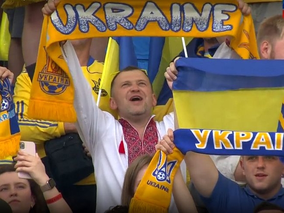 Болевшего в Глазго за Украину россиянина побили на стадионе