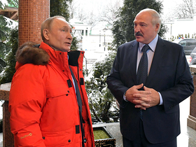 Лукашенко одолевает коронавирус «стоя», причем на коньках