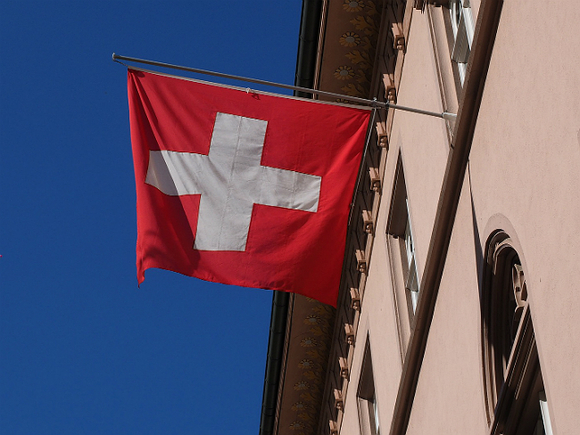 Швейцария захотела остановить обмен банковскими данными с Россией
