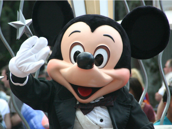 Bloomberg: Walt Disney и другие гиганты бизнеса будут компенсировать транспортные расходы на аборты