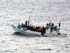 Власти Британии задержали в проливе Ла-Манш 39 мигрантов