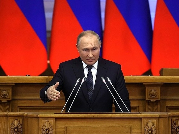 Путин заявил о решении не хвастаться, а молниеносно отвечать