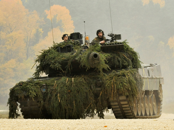 Новый министр обороны Германии допустил поставку Украине танков Leopard