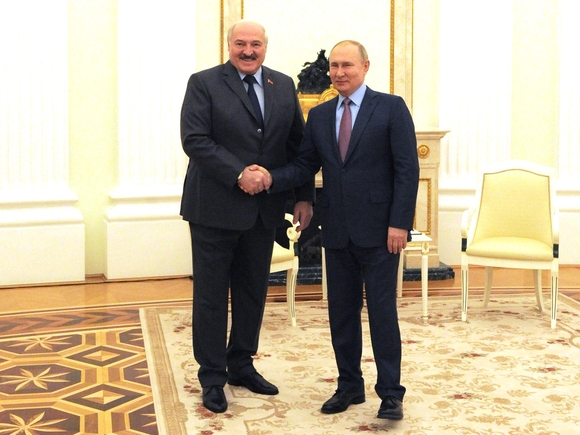 «Потом будут извиняться и просить о сотрудничестве»: Лукашенко осудил санкции стран Запада против Минска и Москвы