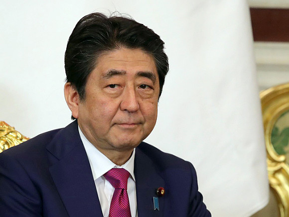 Yahoo Japan: Раненному Синдзо Абэ делают переливание крови, его состояние не внушает оптимизма