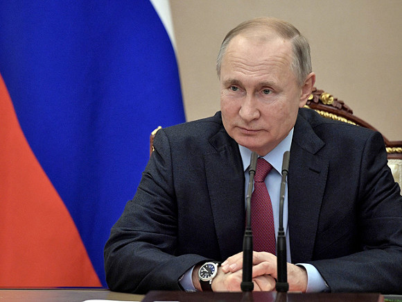 Бюджеты скромные, влияние растет: Bloomberg оценил 20 лет Путина у власти