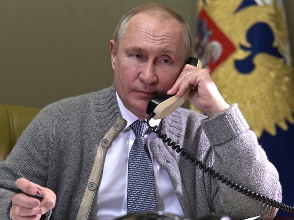 Путин на фоне рекордного роста заражений ковидом заявил, что планов по новым ограничениям в России нет