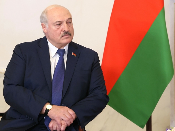 Лукашенко заявил, что война у порога, и назвал условия появления у Белоруссии ядерного оружия