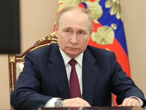 Песков: Путин не читает книг о себе и не планирует заводить TikTok