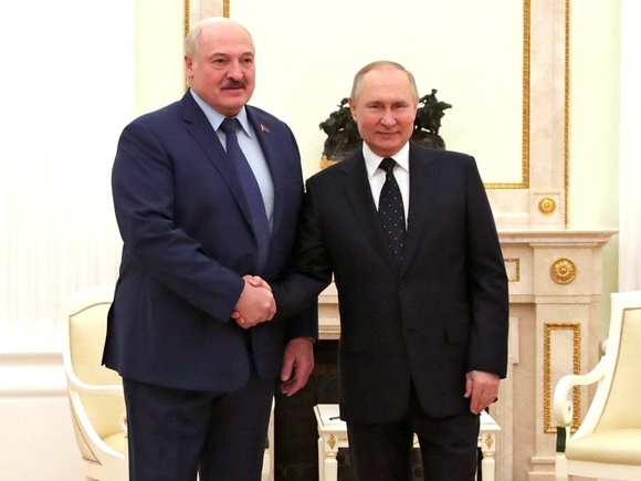 «Иногда они говорят очень жестко»: Песков рассказал об «уникальных» отношениях Путина и Лукашенко