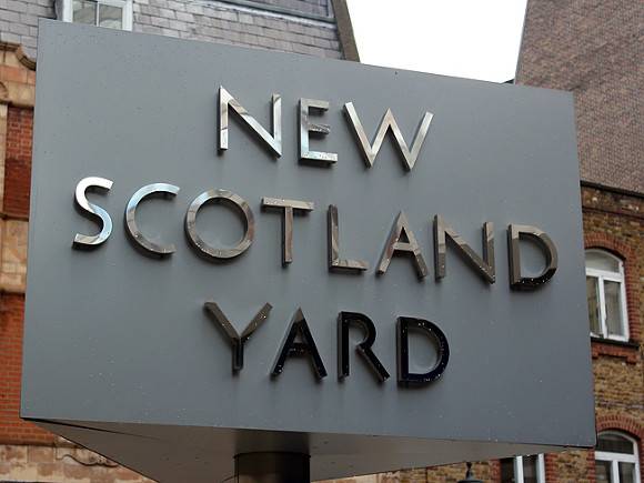 В Лондоне пять полицейских пострадали во время протестов у посольства Ирана