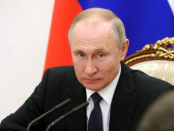 Путин предложил вдвое снизить страховые взносы