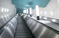 Власти Москвы рассказали о самом длинном в метро эскалаторе